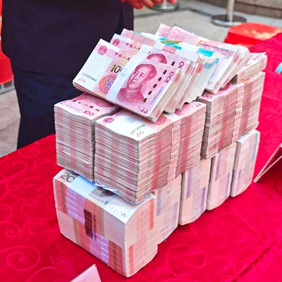 长沙讨债公司成功执结涉及10名劳动者的讨薪，为10名劳动者追回欠薪30万余元